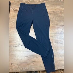 Fast and Free High-Rise Tight
28" Pockets